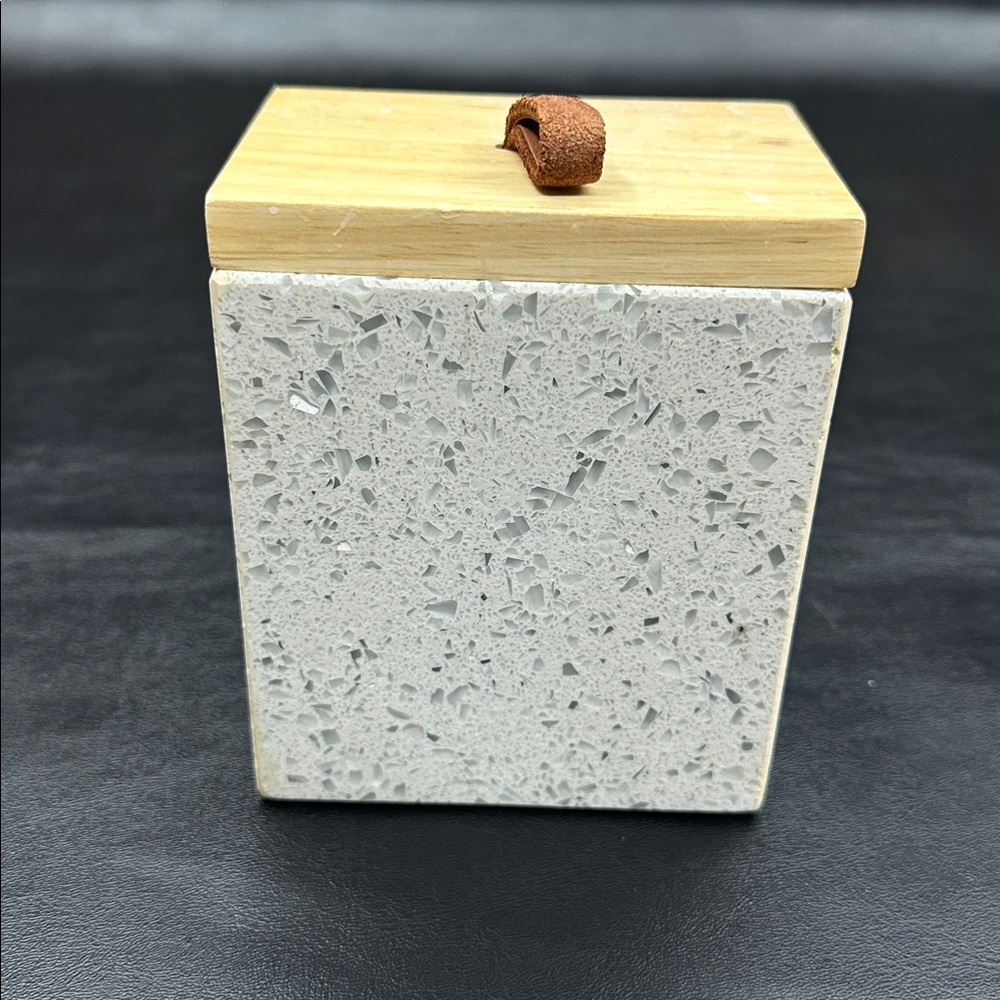 UGG marble vanity set from BB&B - Picture 4 of 6